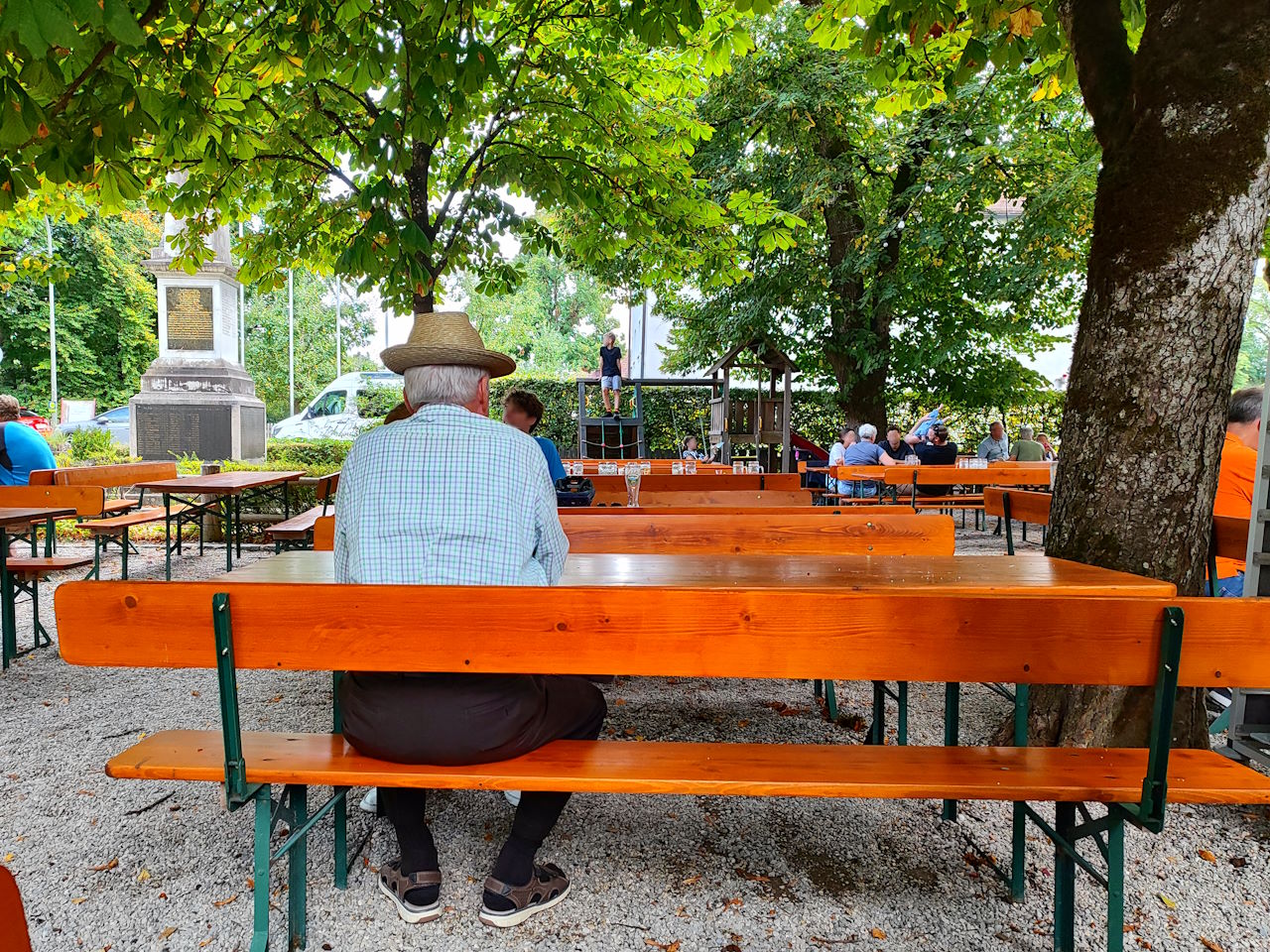 Der Biergarten mit Spielplatz